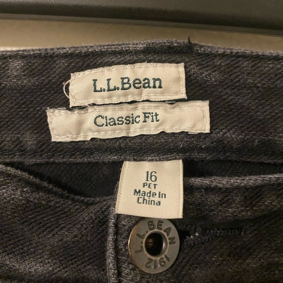Womens Black Wash LL Bean Classic Fit Straight Leg Jeans Size 16P 16 Petite - Picture 3 of 3